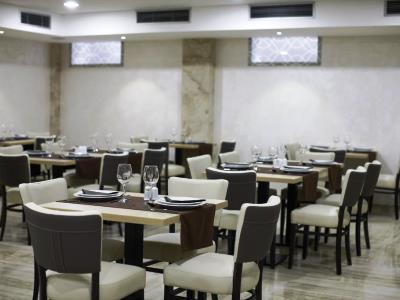Garni Aveny Hotel 4*