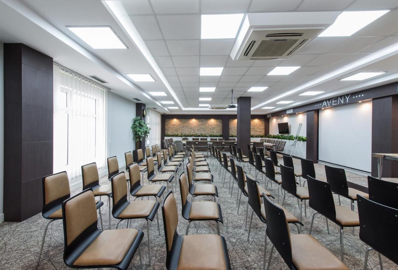 Hotel Garni Aveny 4*
